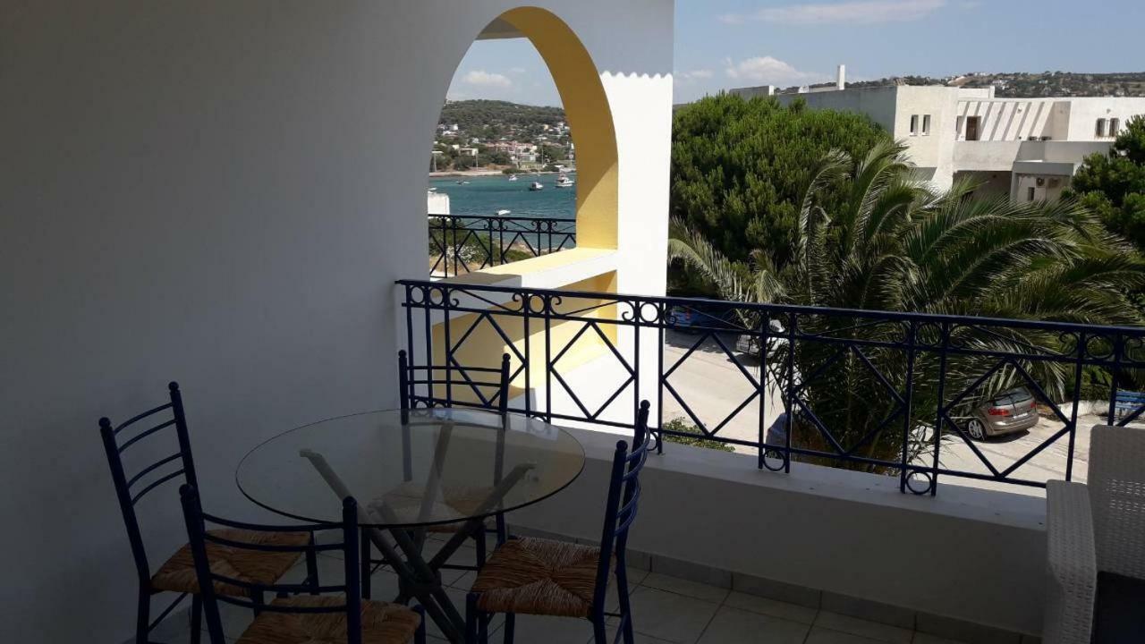 The Swan And The Gull, Porto Rafti Yacht Harbor Apartment Exterior photo