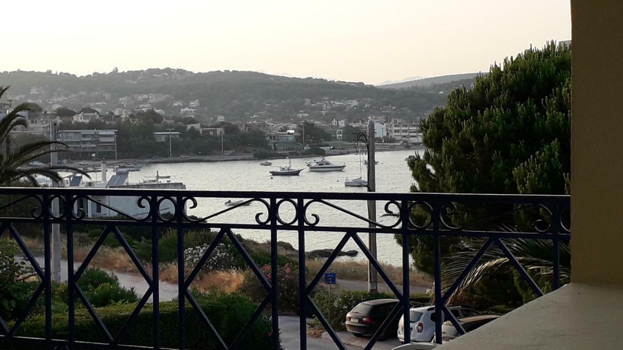 The Swan And The Gull, Porto Rafti Yacht Harbor Apartment Exterior photo