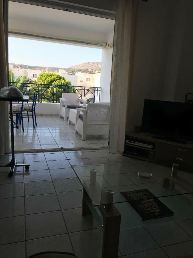 The Swan And The Gull, Porto Rafti Yacht Harbor Apartment Exterior photo