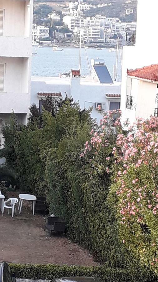 The Swan And The Gull, Porto Rafti Yacht Harbor Apartment Exterior photo